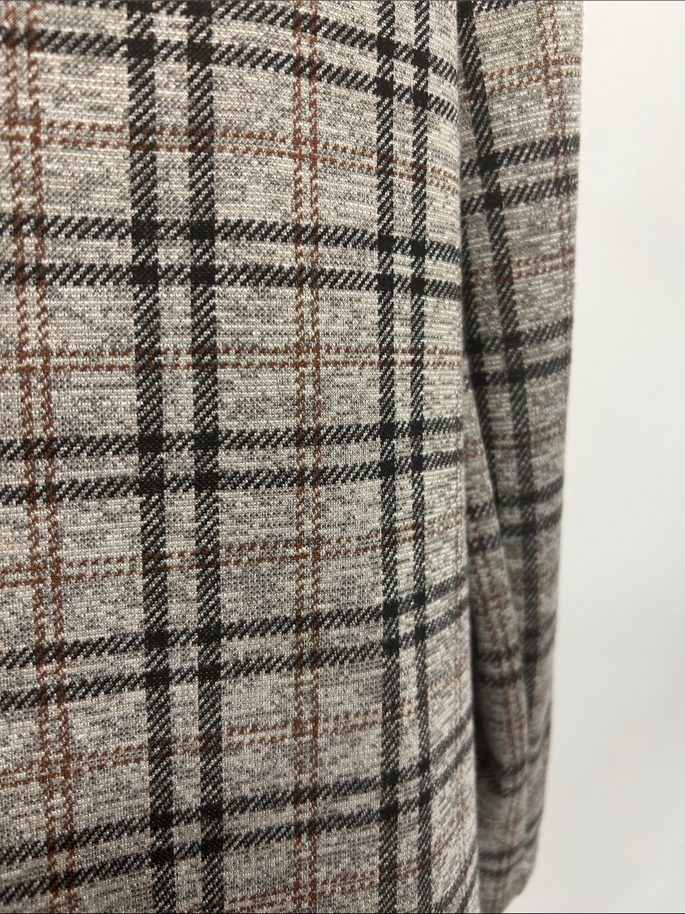 Plaid Long Tailored Coat in Beige and Black small - Picture 5 of 7
